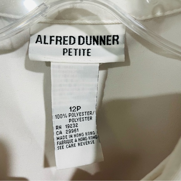 VINTAGE ALFRED DUNNER WHITE JACKET WITH PASTEL PATCHWORK. - Picture 7 of 8